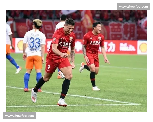 小孩哥举扳手应援，德阳 1 分 10 秒闪电破门！