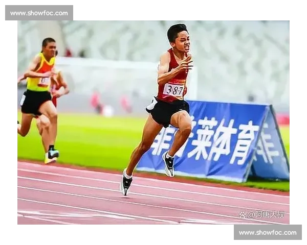 12 岁韩信太炸了！200 米 23 秒 31 破纪录，后程狂飙碾压对手
